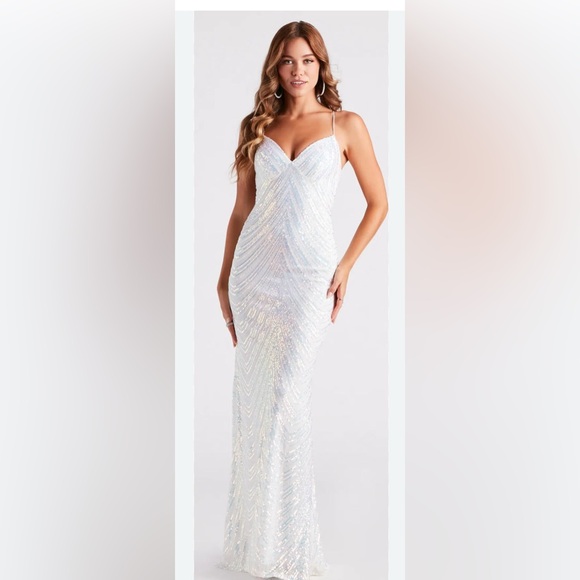 Windsor Dresses & Skirts - Windsor Iridescent Sequin Dress Women's Size Small